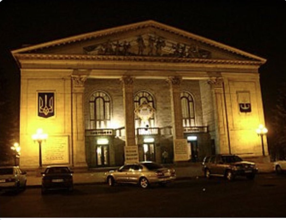 dariofrance's tweet photo. L’Italia pronta a ricostruire il Teatro di #Mariupol. Approvata  dal Consiglio dei Ministri la mia proposta di offrire all’#Ucraina mezzi e risorse per riedificarlo appena sarà possibile. I teatri di ogni paese appartengono a tutta l’umanita. #WorldHeritage https://t.co/TS4MyMkHO7