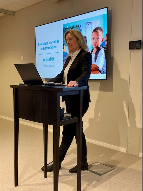 HBrinkenfeldt's tweet photo. Tack #marknadsföreningengöteborg för att vi fick tala om ⁦@unicefsverige⁩ arbete i Ukraina ock varför företag bör samarbeta med ideella organisationer för bygga en hållbar framtid https://t.co/MunCcoNvno