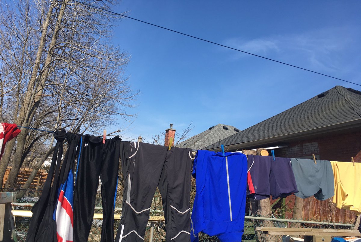 mrcycology's tweet photo. i put laundry out! #sunshine #joy #freedryer
even washed my run jacket, relief to the noses of all the dogs and walkers i pass in the morning #itstank #eewww https://t.co/uxUOpQEAHO