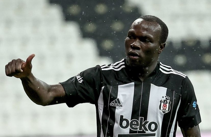 Beşiktaş, Aboubakar'ı yeniden transfer etmek istiyor.

(Akşam Gazetesi)