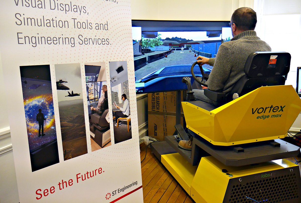 Quebec_FR's tweet photo. #CMLabs, grâce au support de son partenaire français 
@antycipsim, était @Quebec_FR pour présenter ses nouvelles technologies de #formation par #simulation pour le marché de la #construction.
A cette occasion, des clients potentiels ont pu tester leurs simulateurs.
___
@vxsim https://t.co/f4dpGMWGnK