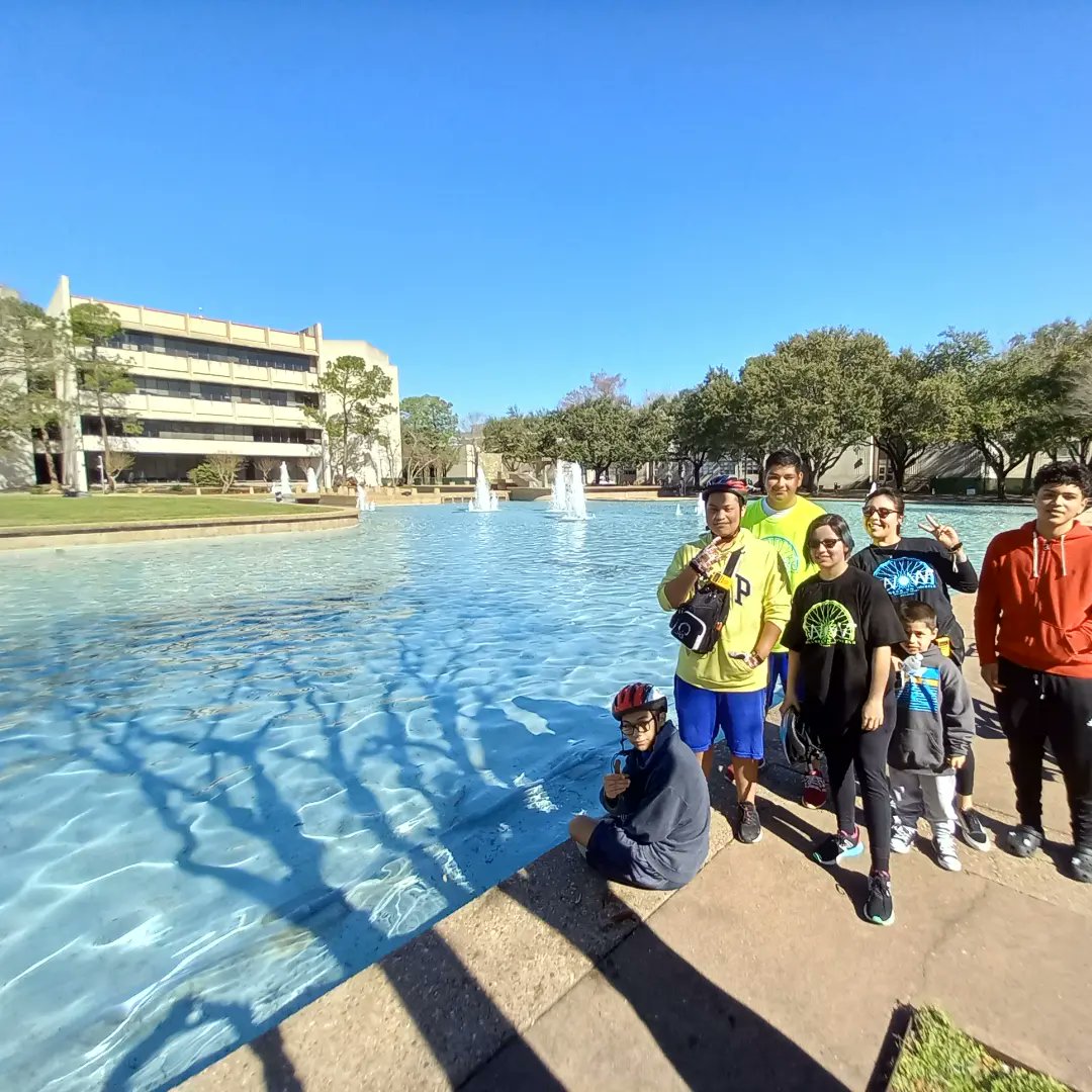 rgonza1970's tweet photo. Great #WellnessOnWheelsWOW  ride with my WOW riders. Prefect day for a mental health ride. #mentalhealthishealth https://t.co/H0J4yLovbv