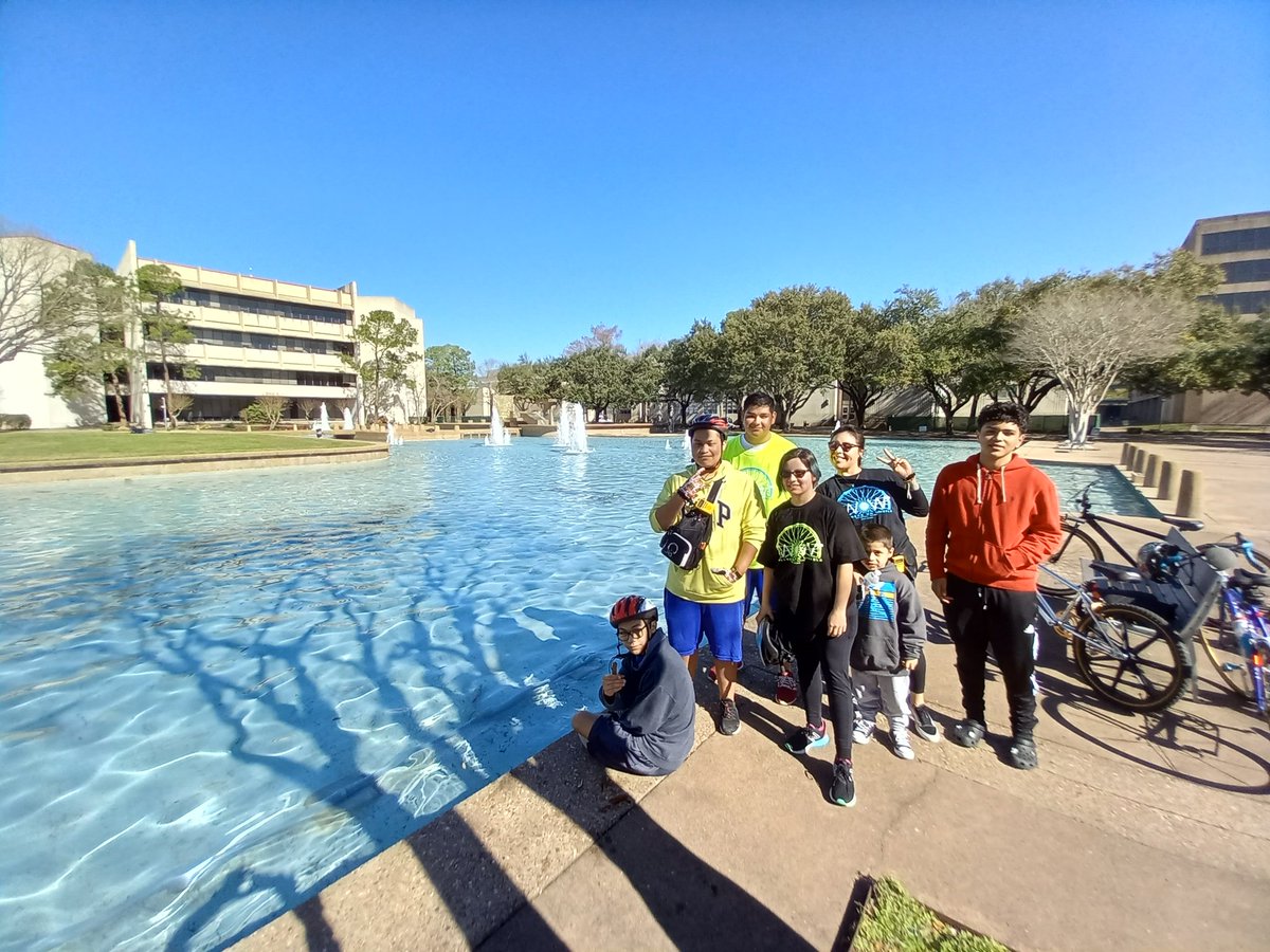 rgonza1970's tweet photo. Great #WellnessOnWheelsWOW  ride with my WOW riders. Prefect day for a mental health ride. #mentalhealthishealth https://t.co/H0J4yLovbv