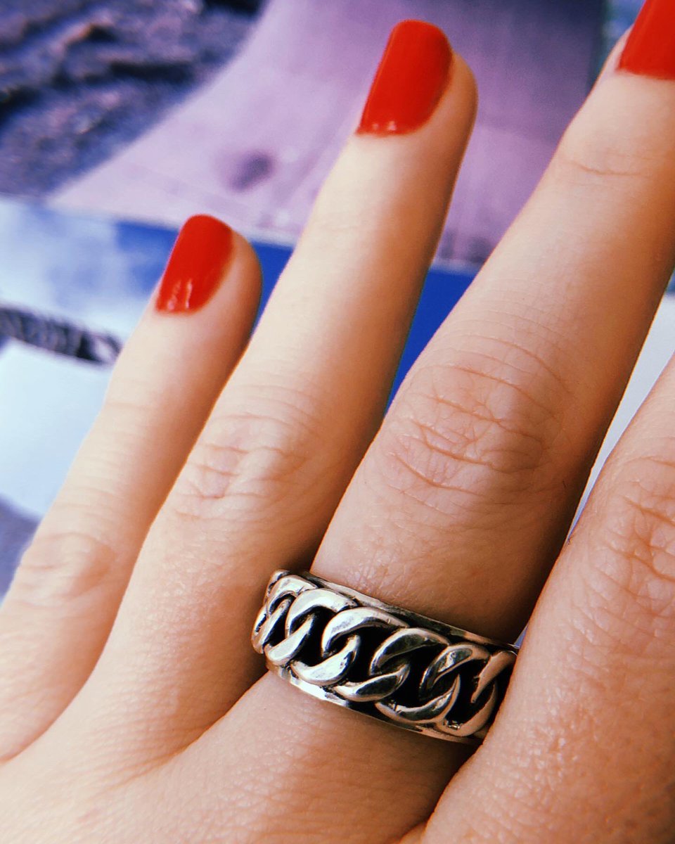 alloydjewelry's tweet photo. Lovers Curb Chain Ring Band • Hand Fabricated from sterling silver sheet and wire https://t.co/FVx2Fq0S0z https://t.co/ydemuHasFy