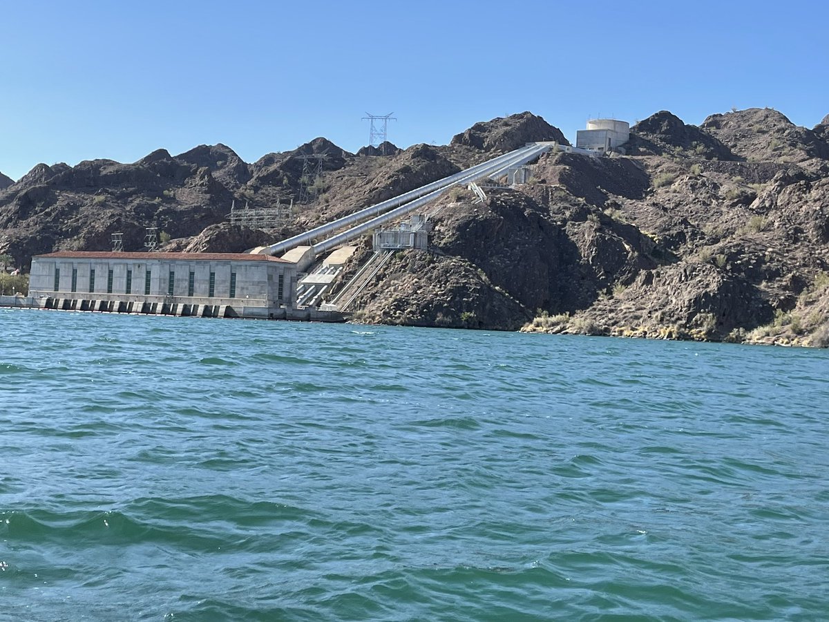 Getting an interesting view of <a href="/mwdh2o/">MWD of SoCal</a>’s intake of the #ColoradoRiver, which brings this #water to an aqueduct that travels 242 miles over the desert to urban Southern California and 19 million people. #LowerColoradoRiverTour