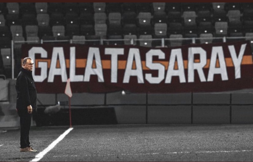 Bugün bu heyecanı yaşıyorsak sebebi sensin hocam unutmadık. #GSvsBARCA #BuguenGuenlerdenGALATASARAY  #Drogba #Hagi #FatihTerim