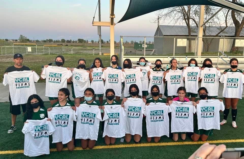 WoodlandSchools's tweet photo. Congratulations to both Douglass Middle School girls soccer team AND Lee Middle School boys soccer team for winning the Yolo County Athletic League (YCAL) championship last night! 👏🙌 #WJUSDProud #WeAreChampions https://t.co/wQyNxW6YqR