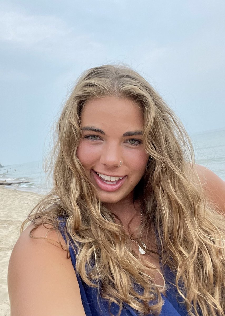 Luckiest mom in the world cuz I get to celebrate this little charmers birthday today! Happy 23rd ⁦<a href="/annakareegan33/">Annaka Ediger</a>⁩! Enjoy your last few weeks in France and know we can’t wait to have you back on this side of the ocean!