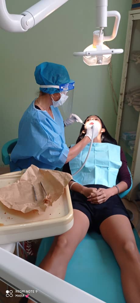 RomanYelina's tweet photo. Desde su creatividad en diferentes esferas de la sociedad, la juventud asume su desempeño como parte de la continuidad histórica del proceso revolucionario. #VamosConTodo

Los colaboradores de  misión médica cubana en Venezuela al servicio de la Patria!
#CubaPorLaVida https://t.co/XV1hi7j5Yc