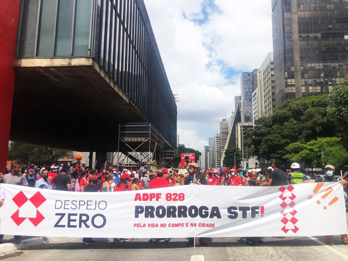 mtst's tweet image. 📣 Rolando agora em SP ato contra os despejos na pandemia 

Vamos juntos garantir moradia digna para todos ✊🏾 #ProrrogaSTF #despejozero 

@EdianeMariaMTST @silviaferraro_ @GuilhermeBoulos