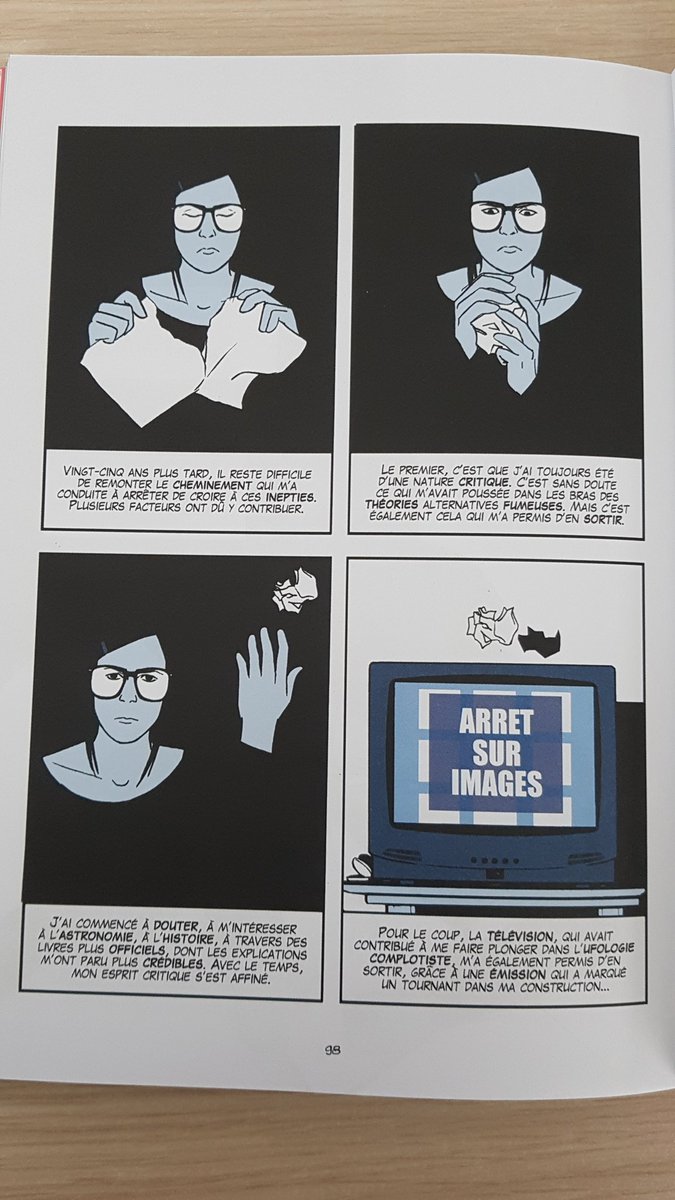 d_schneidermann's tweet photo. Au courrier, cette BD de @SandKerion. J'apprends que @arretsurimages a jadis aidé l'autrice à guérir d'une ufopathologie chronique. Heureux d'y avoir contribué (mais en vrai elles existent pas ?)
😢 https://t.co/ABUK1m22B9