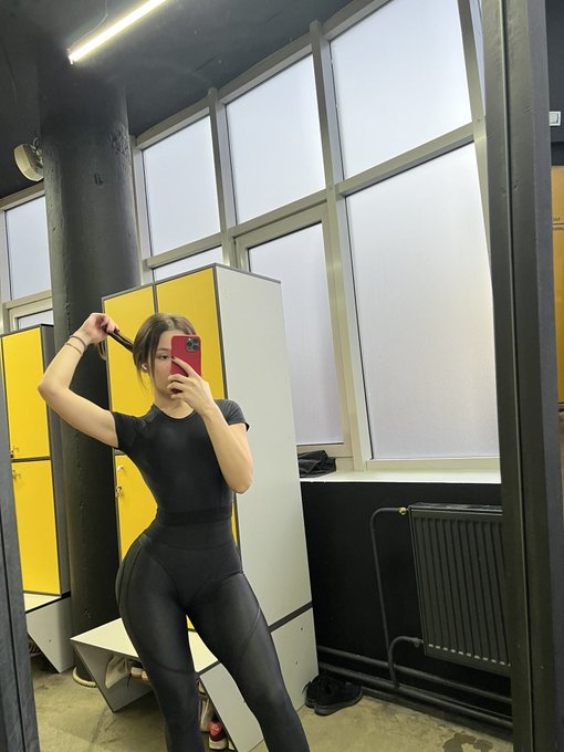 Looking for a workout buddy😛 https://t.co/HQgLHdoz57