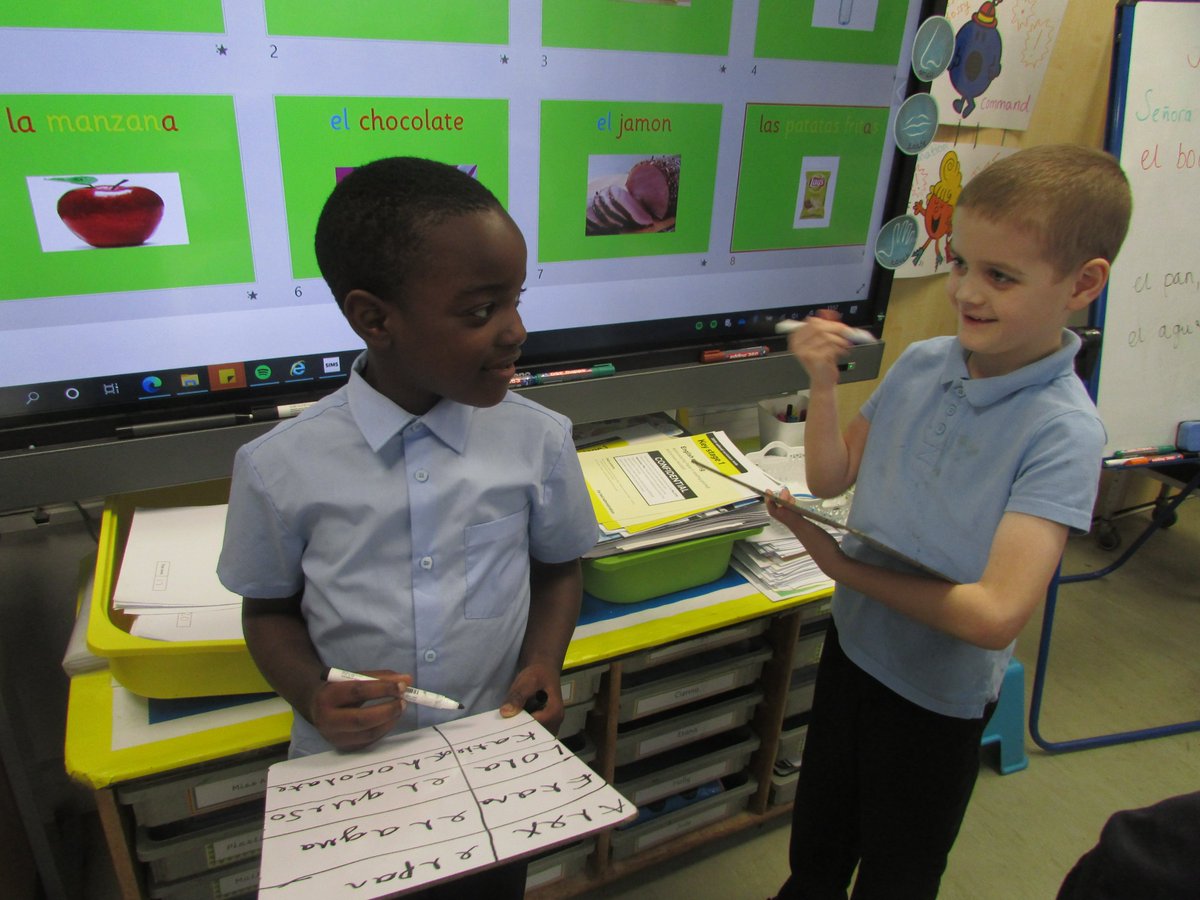 RPLanguages's tweet photo. Year 2 have been carrying out a survey for our topic 'Vamos en un picnic' asking their friends what they would like to take on the picnic! Some even used commas in lists and a conjunction ...in Spanish! https://t.co/Lw3FKU6Of7