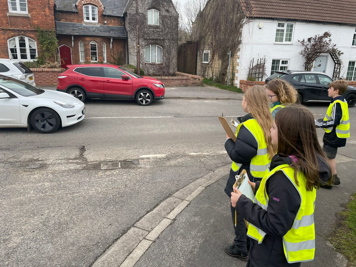 This afternoon, our JRSOs conducted a parking survey during home time! A big well done to our JRSOs for helping to keep our roads safe during such a busy, high traffic time of day. <a href="/pam_rso/">RSO Pam</a> <a href="/JRSO_Lincs/">JuniorRoadSafetyOfficers</a> <a href="/Reepham_lincs/">Reepham C of E lincs</a> 
Below are our findings: