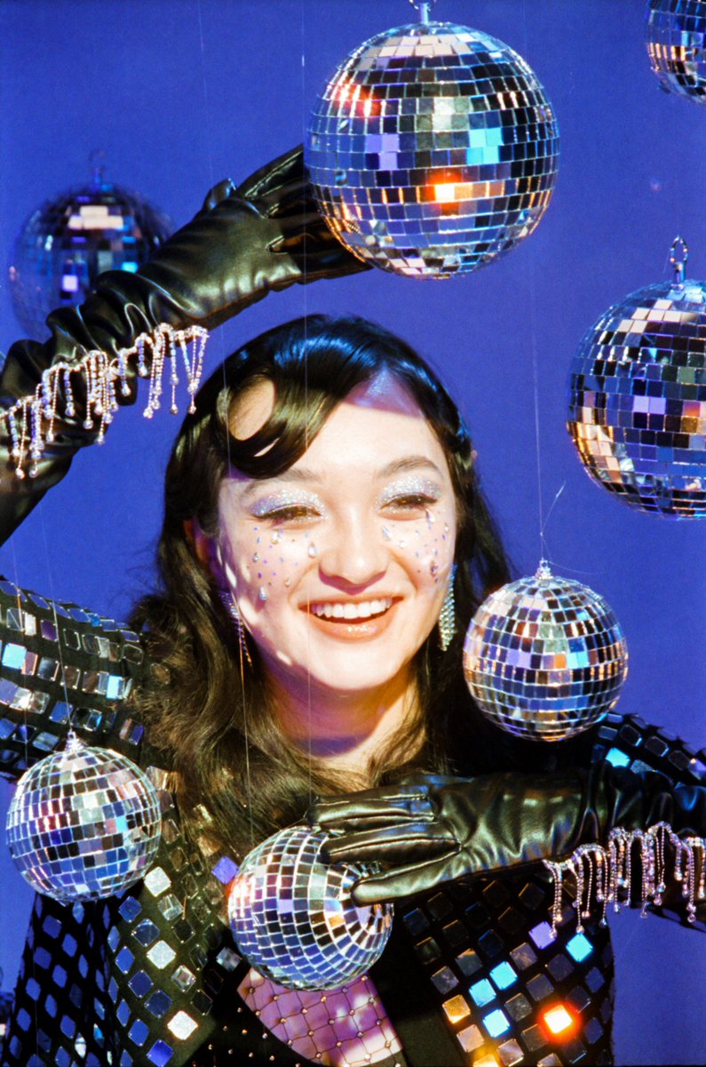 mxmtoon's tweet photo. hehe new song sad disco coming march 24th 🕺🏽✨
https://t.co/NRGMb3n0q9 https://t.co/r5rGS1w95d