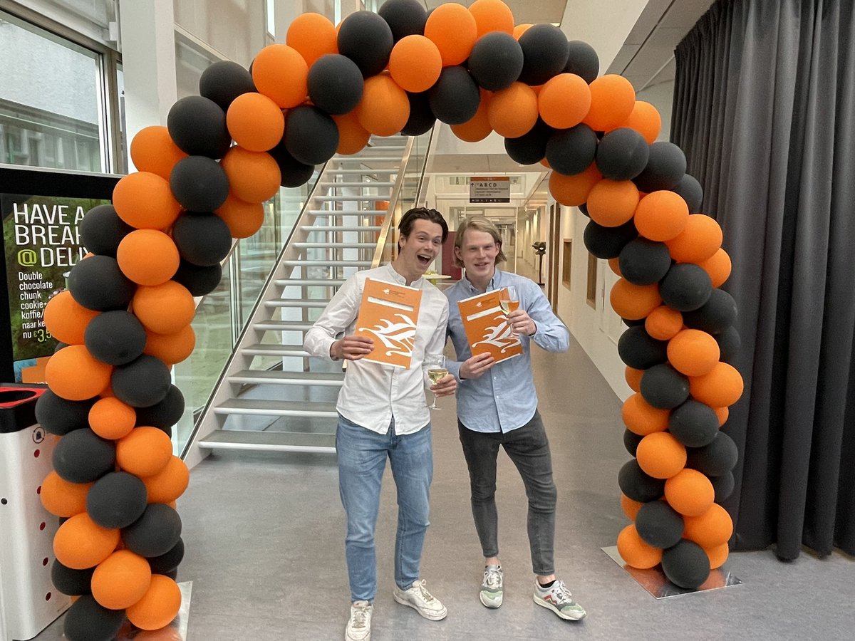 Onze oudste zoon eindelijk zijn diploma kunnen op halen. Fysiotherapie, inmiddels gestart met opleiding Kinderfysiotherapie. Topper gefeliciteerd.
