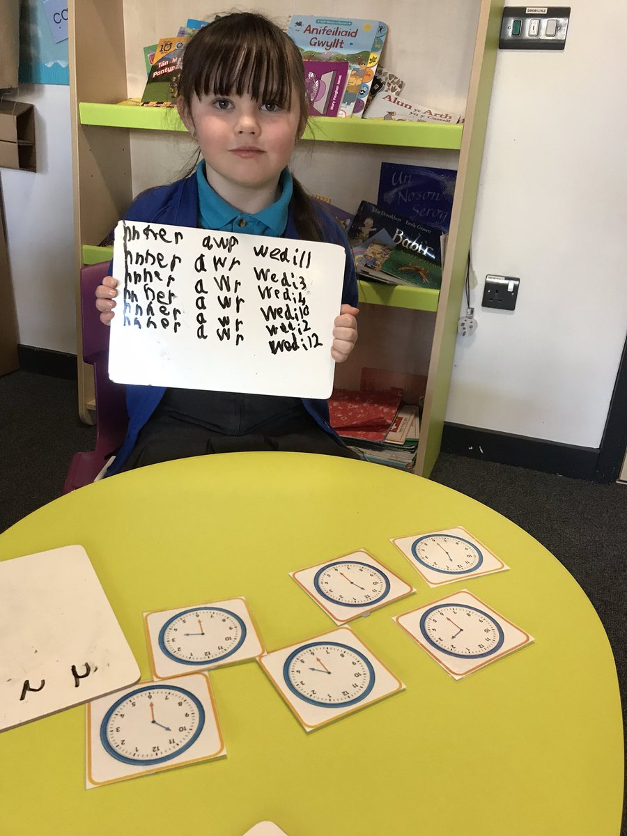 Rydym ni wedi bod yn brysur yn dysgu am y cloc analog a digidol dros y bythefnos dwethaf. We’ve been busy learning about analogue and digital clocks over the past fortnight! Gwaith da bawb! ⏰
<a href="/YsgolHamadryad/">Ysgol Hamadryad 🏴󠁧󠁢󠁷󠁬󠁳󠁿</a>