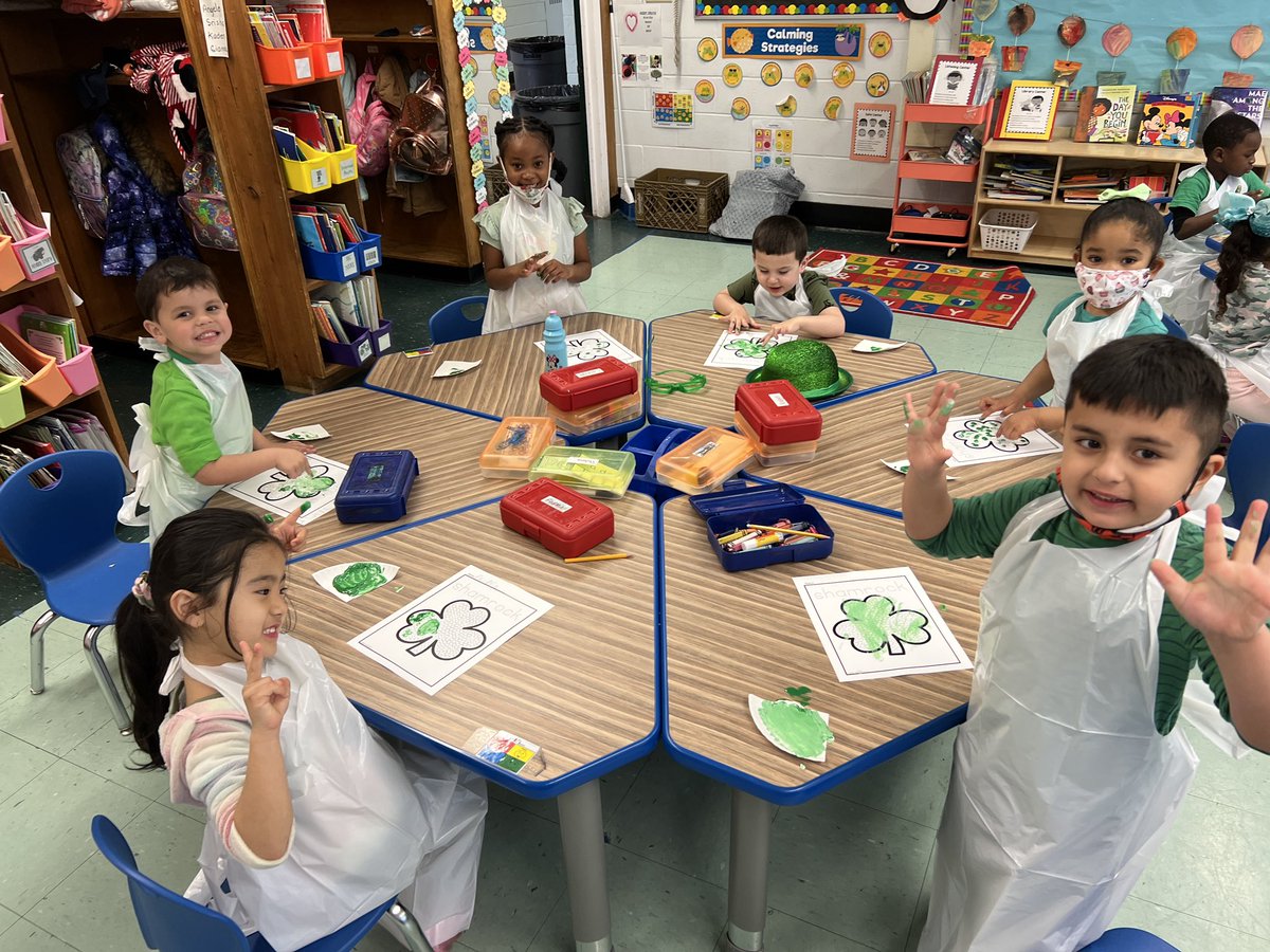 PFainUPK's tweet photo. Happy St. Patrick’s Day 🍀UPK-B was excited when they entered our classroom today! #prekfun https://t.co/aEiFlBAdlz