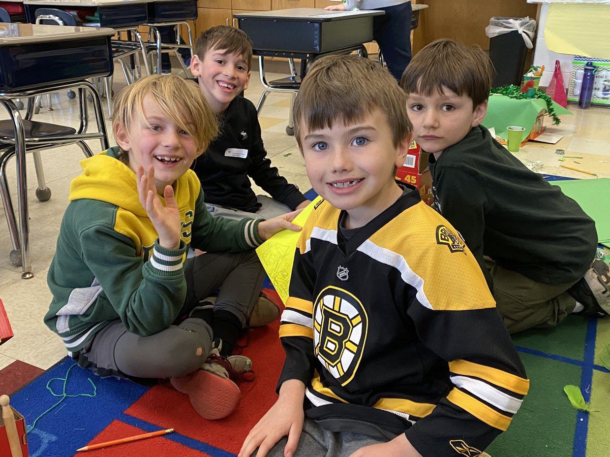SSS1Juliano's tweet photo. Making leprechaun traps!! https://t.co/uS8O8A3HLn