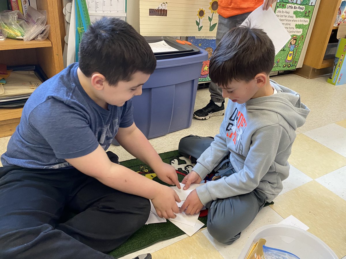 SSS1Juliano's tweet photo. Working on guided reading in 1J!! https://t.co/zrGkdb2Sng