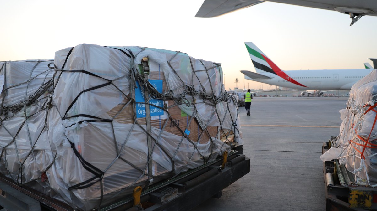 DXBMediaOffice's tweet photo. . @HHShkMohd orders the airlift of emergency humanitarian aid to support civilians affected by the conflict in Ukraine.  Two flights transporting essential relief supplies leave the UAE as part of the collective efforts of United Nations organisations and other aid organisations. https://t.co/0OXgRblCn1