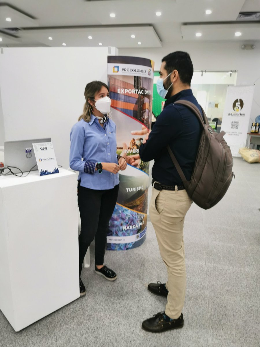 charrychia's tweet photo. Hoy desde @PROCOLOMBIACO estamos compartiendo con los empresarios los servicios para la Internacionalización de bienes y servicios de #Santander en "Puertas Abiertas a la Internacionalización" en el marco de la Regionalización de la #MisióndeInternacionalización @JulianaVillegas https://t.co/GyHr0dzoji
