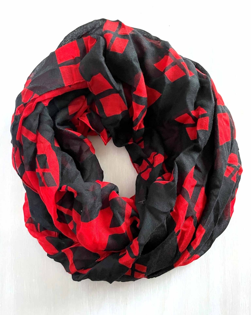 shopatomicflare's tweet photo. 🔥 MERCH OF THE DAY 🔥
https://t.co/87LS9lJavE

Takedown your enemies in style with this Harley Quinn-inspired infinity scarf. It's the perfect gift for the fashionable fan of this classic villainess.

#harleyquinn #dccomics #suicidesquad #thesuicidesquad https://t.co/AFvmCzwBuf