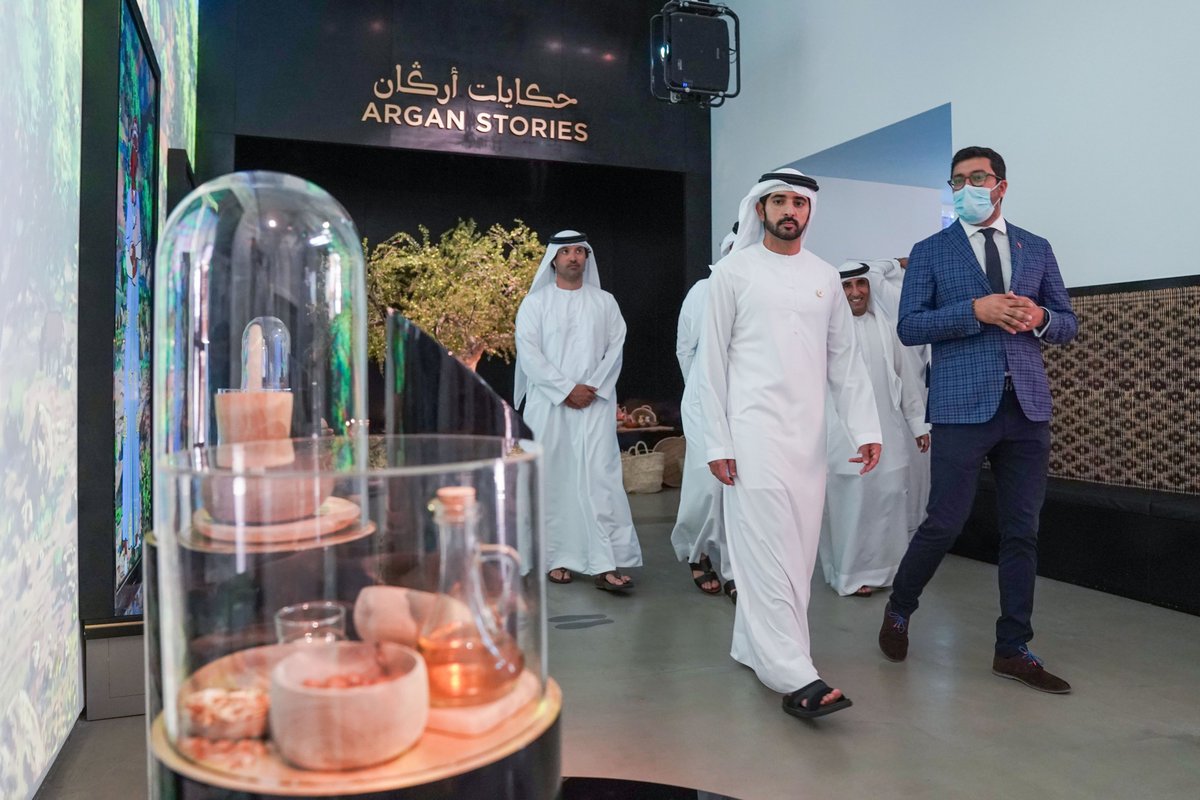 DXBMediaOffice's tweet photo. حمدان بن محمد يقوم بجولة في إكسبو 2020 دبي شملت زيارة  أجنحة المغرب وسويسرا وولاية بادن فورتمبيرغ الألمانية، حيث اطلع سموه على ما تطرحه من تجارب ومنتجات وابتكارات، إضافة إلى ما تقدمه من عرض لموروثها الثقافي والإبداعي. https://t.co/Ix1Wntx2LE