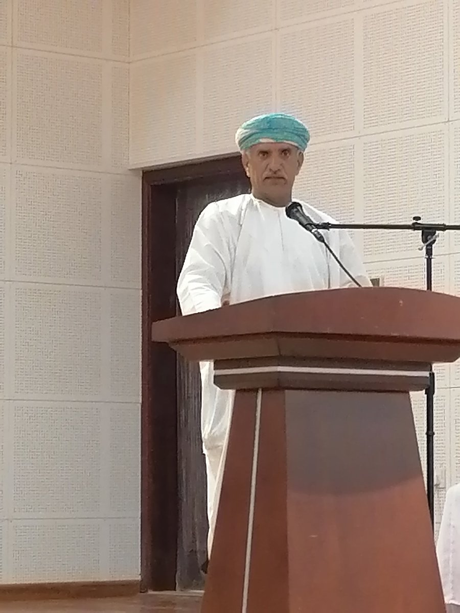 Ahmedmd421's tweet photo. الدكتور @ahmed6412 رئيس فريق العمل التطوعي في ولاية رخيوت @RakhyutT يقدم محاضرة قيمة عن العمل التطوعي وأهدافه وأثار الايجابية التي تعود على الفرد والمجتمع. 
نرجو لهم التوفيق الدائم وأن يكتب الله لهم الأجر والتيسير https://t.co/h1F25MstvB