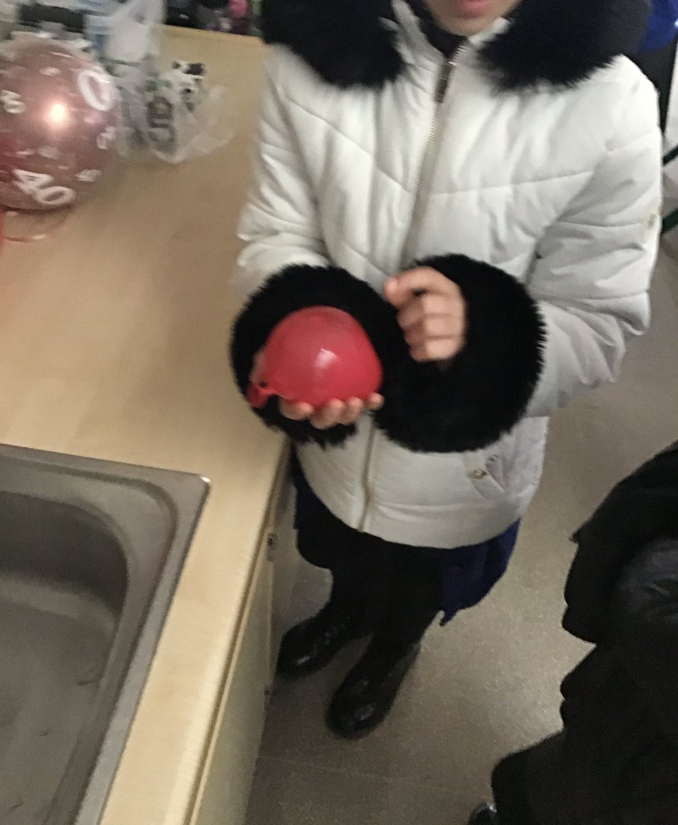 DeltaGreengates's tweet photo. #Year4GG have had a super afternoon investigating the #StatesofMatter in #Science. We had some great discussions about certain things and whether they were #Solids #Liquids or #Gases #deltasciencelab #TeamGG #TeamGGScience #Oracy https://t.co/81n87yNX8v