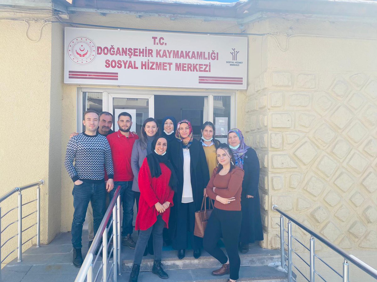 Doğanşehir Sosyal Hizmet Merkezi (@dogansehir_shm1) on Twitter photo Kuruluşumuzun Müdür V. Aynur KARADAN Hanım'ı uğurladık. Yeni görevinde başarılar dileriz.
<a href="/deryayanikashb/">Derya Yanık</a>
<a href="/tcailesosyal/">T.C. Aile ve Sosyal Hizmetler Bakanlığı</a>
<a href="/ASHB_ATHGM/">Aile ve Toplum Hizmetleri Genel Müdürlüğü</a>
<a href="/Malatya_ASHM/">Malatya Aile ve Sosyal Hizmetler İl Müdürlüğü</a>
<a href="/24Galip/">Galip SÖKMEN</a> Kuruluşumuzun Müdür V. Aynur KARADAN Hanım'ı uğurladık. Yeni görevinde başarılar dileriz.
<a href="/deryayanikashb/">Derya Yanık</a>
<a href="/tcailesosyal/">T.C. Aile ve Sosyal Hizmetler Bakanlığı</a>
<a href="/ASHB_ATHGM/">Aile ve Toplum Hizmetleri Genel Müdürlüğü</a>
<a href="/Malatya_ASHM/">Malatya Aile ve Sosyal Hizmetler İl Müdürlüğü</a>
<a href="/24Galip/">Galip SÖKMEN</a>