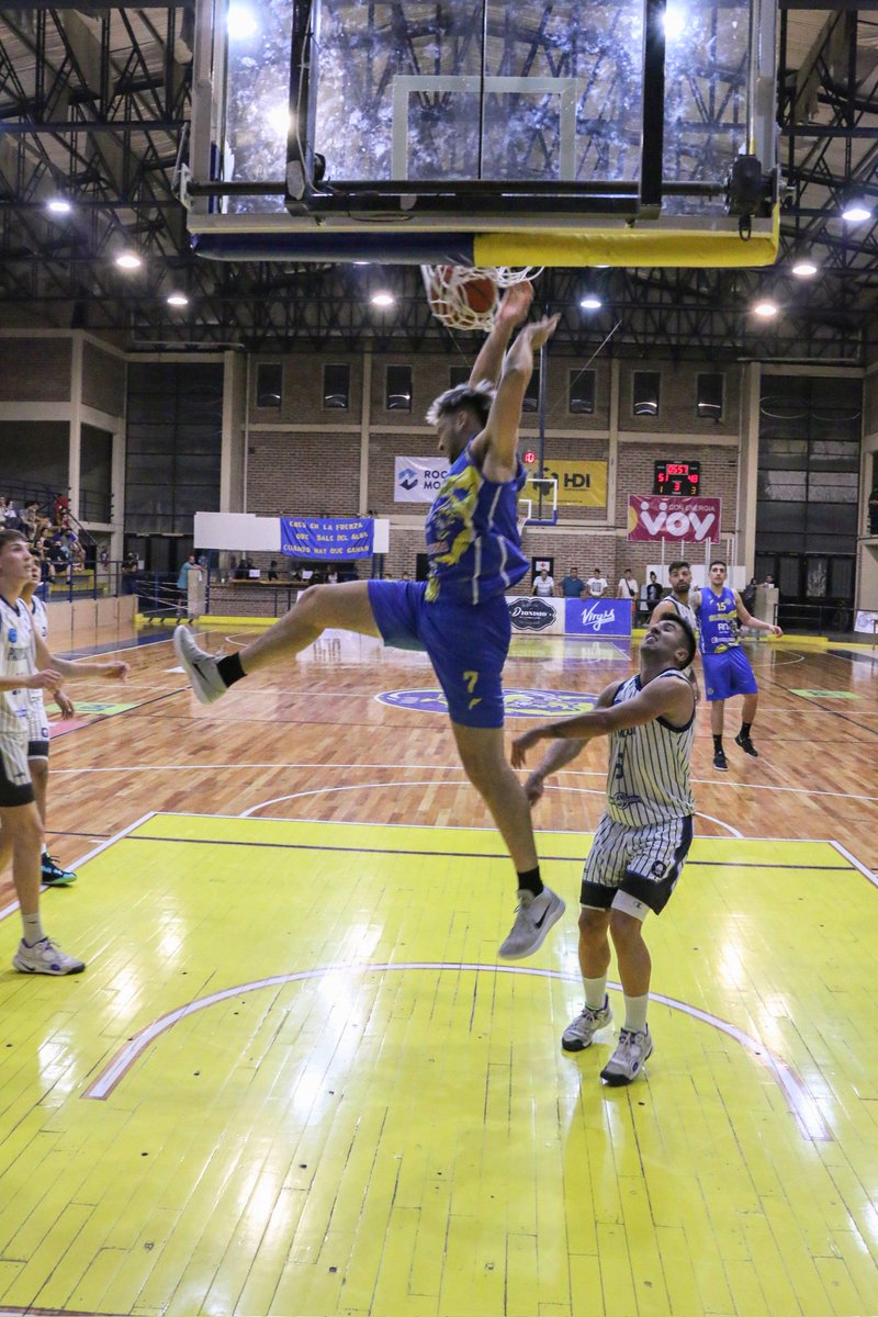 ¡LISTO PARA VOLAR! 🦸😎

👉 Deslizá la secuencia que nos trae <a href="/sebaibarguen/">Sebastian Ibarguen</a>

🤙 <a href="/Fran_ferraria15/">Franco</a> 🏀

#SomosDelProgresoBásquet 👊🔵🟡