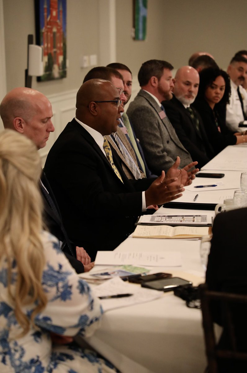 GovKemp's tweet photo. Today, @GAFirstLady & I met with superintendents, lawmakers, school safety officers, & state & local law enforcement from across GA to discuss ways we can make our places of learning even safer.
Their partnership is helping us make it so that no student fears going to school. https://t.co/vemg6sWX2n