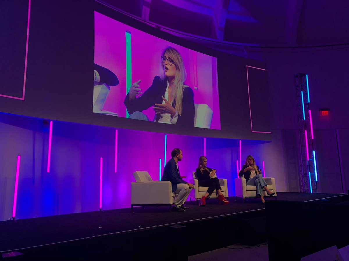 Cami_llia's tweet photo. So proud to join this rockstar Brenda Mendoza on stage at the @Drift conference. When you have a corner office, it is your duty to pull another woman in. #flashmiami #conversationalai #womenintech https://t.co/z0v7QpRks7
