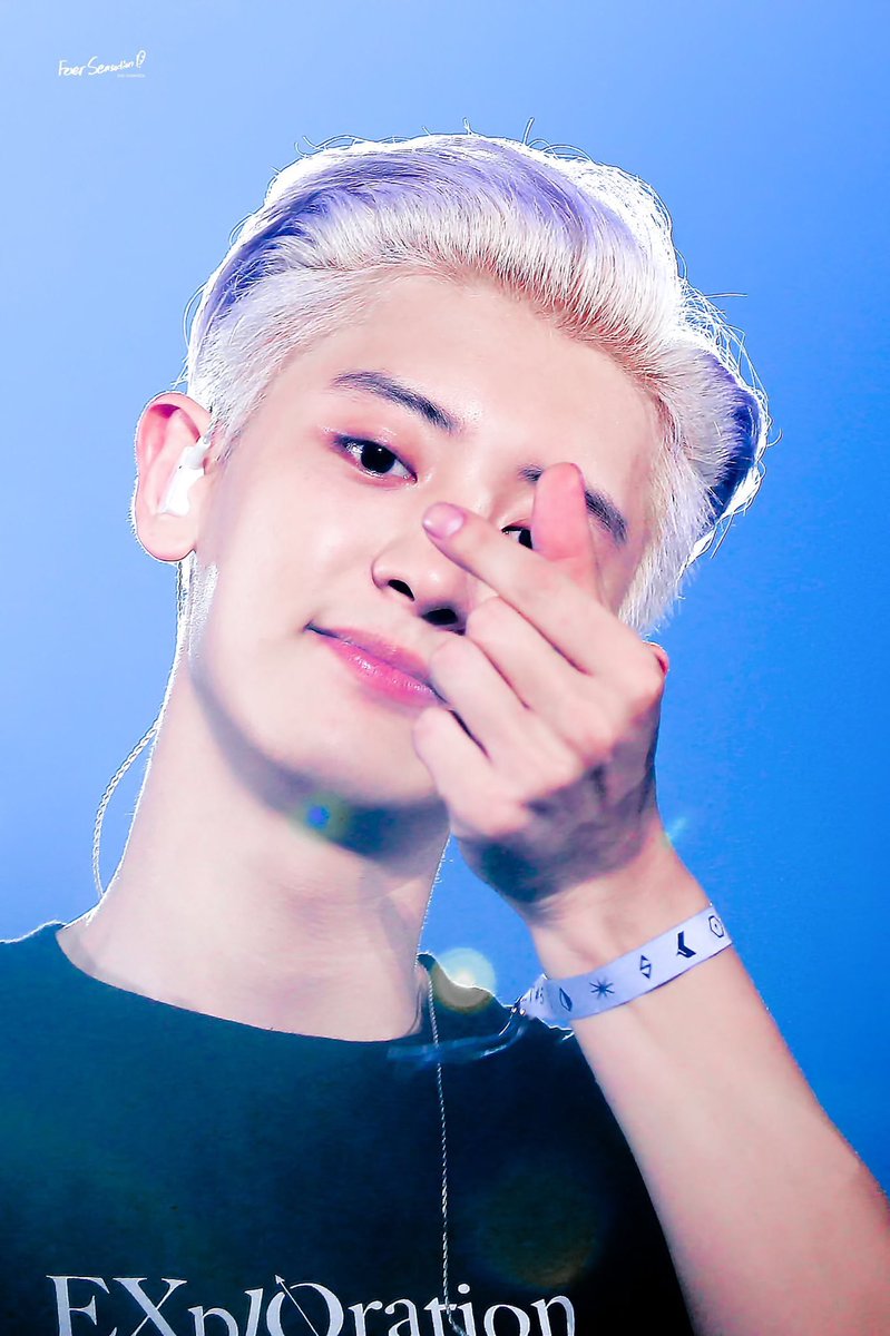 Nilofarrr2's tweet photo. HBD to me:)))
اکانتم بادکنکی شده ببینیدش
21ساله شدم 😄♥️
@weareoneEXO @B_hundred_Hyun @layzhang https://t.co/Ck2JB6Wtll