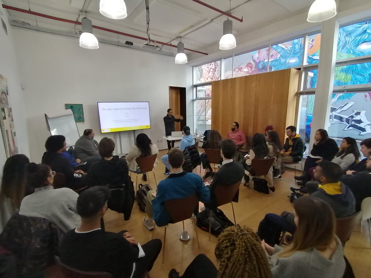 DMUmade's tweet photo. . @dmuleicester's flagship entrepreneurship programme, Leicester Future Entrepreneurs is underway! #madefrommore https://t.co/uo1yy4tUVo