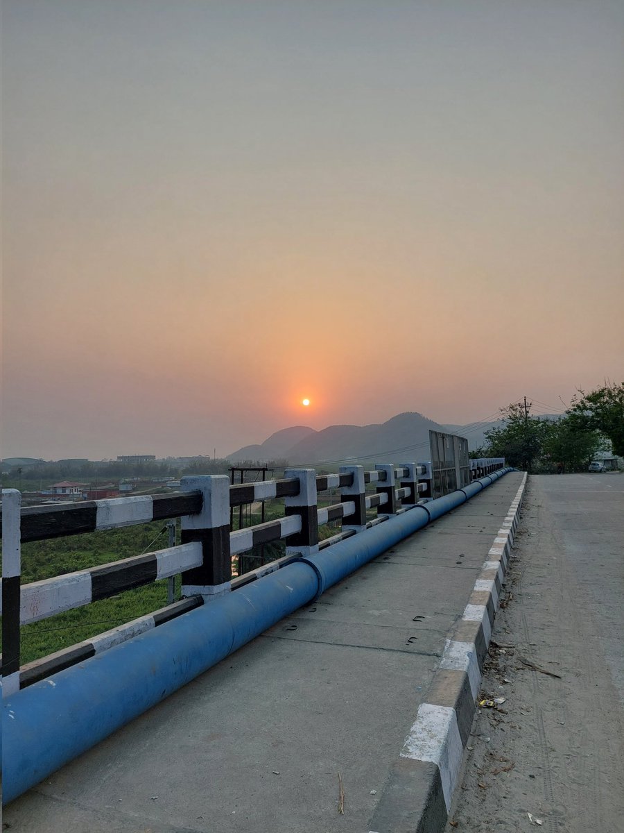 NabaKumarDeka93's tweet image. Shot on Samsung Galaxy A52s 5G Some of sunset clicks taken today at around 5.15 to 5.20 pm return from office #IITGuwahati #SamsungA52s5G #A52s5G #Samsung