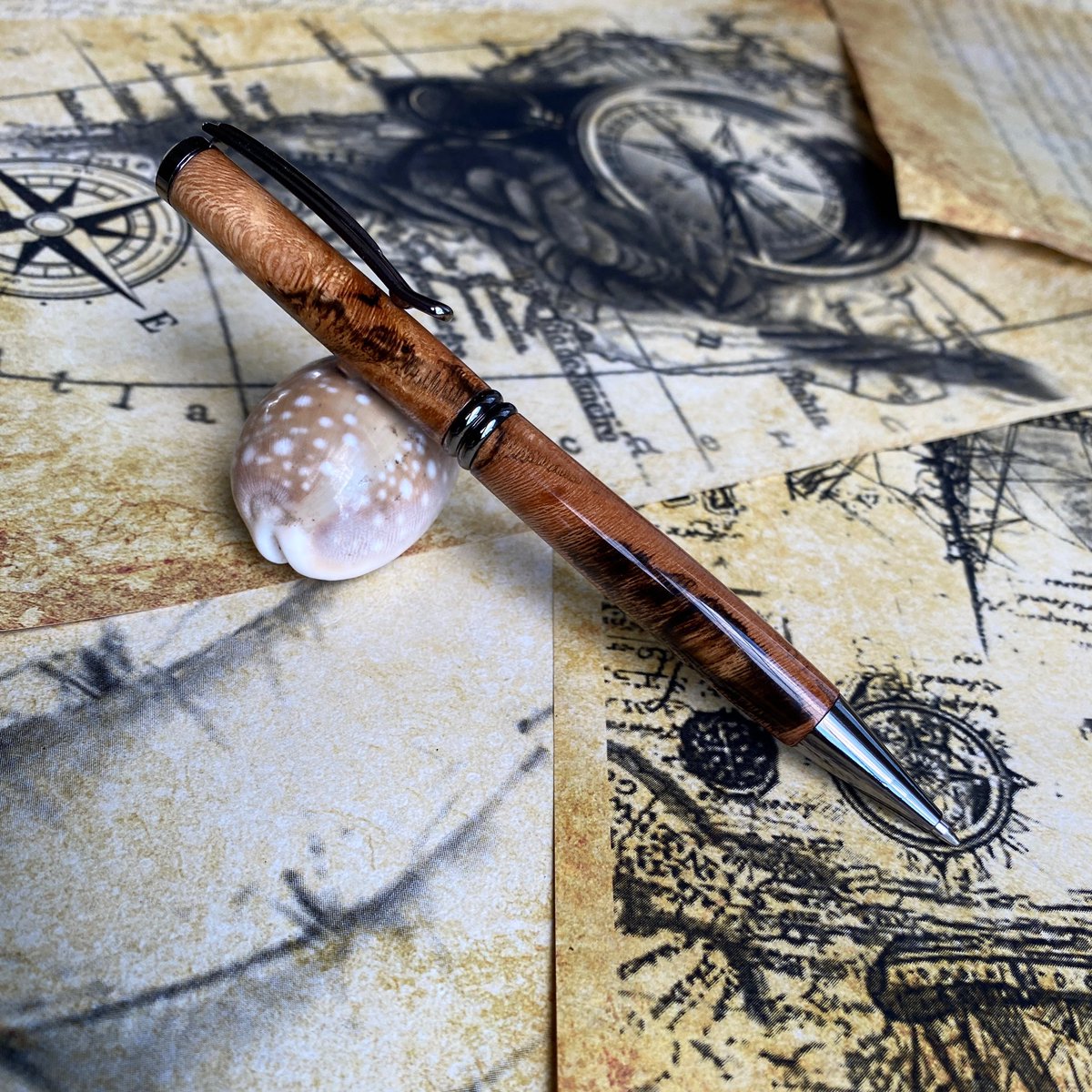 craftynickpens's tweet photo. Lovely piece of spalted walnut on a gunmetal twist pen https://t.co/Q9Q59eeh8r