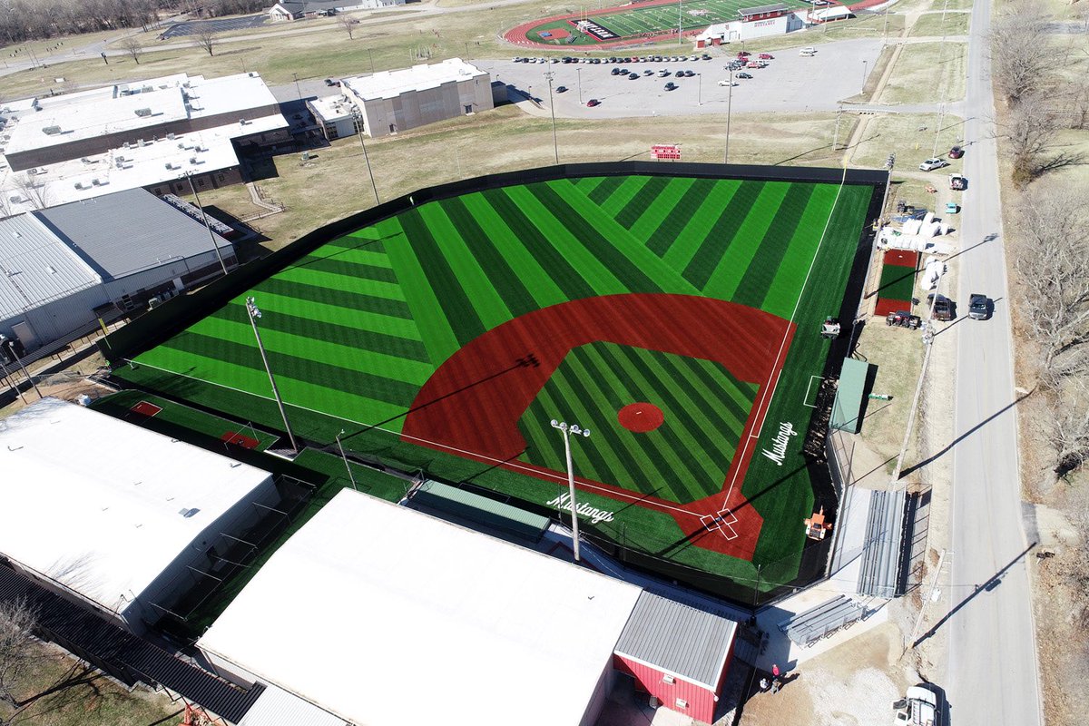 MC_MustangsAD's tweet photo. Putting on the final touches! @MidAmericaSC @BaseballMCHS https://t.co/Vb2hr2opJ3