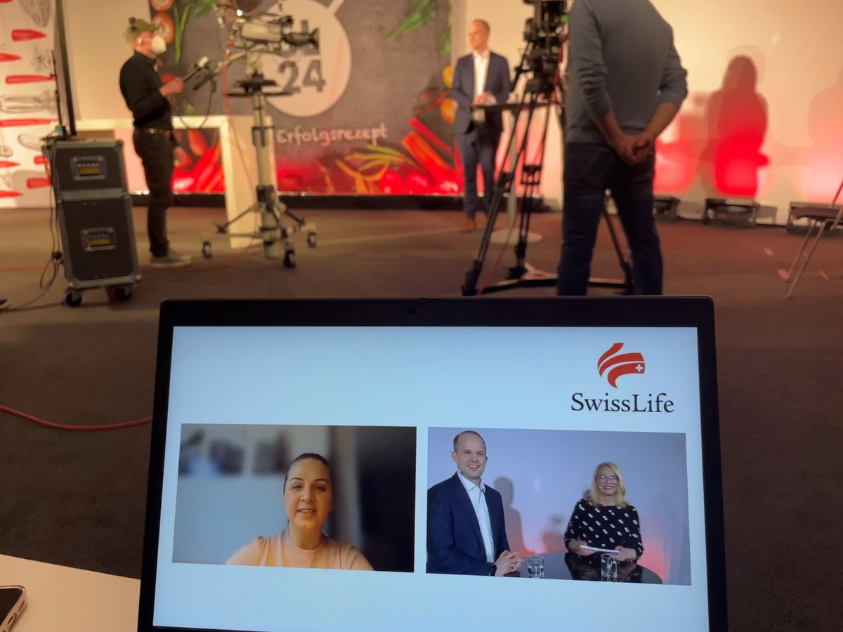 swisslife_de's tweet photo. Anstatt 5 Jahre #SwissLifeStiftung zu feiern, hat Stiftungsmanagerin Sabine Ernst heute mit Oksana Janzen, Vorsitzende des Ukrainischen Vereins in Niedersachsen, und @MarcoKoppe, Geschäftsführer der @tafel_de, einen Einblick in aktuelle Hilfsinitiativen für die Ukraine gegeben. https://t.co/LrSreRVKqc