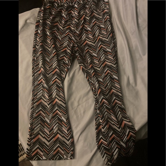GreelyG53's tweet photo. So good I had to share! Check out all the items I'm loving on @Poshmarkapp #poshmark #fashion #style #shopmycloset #derekheart #narcisorodriguez #whitehouseblackmarket: https://t.co/Ccz4li7yXT https://t.co/5h6NYhcasQ