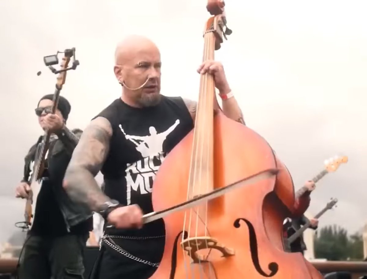 Nantronica's tweet photo. 🎥 220 músicos tocando el súper clásico
“The Final Countdown” de Europe 🔥 ©️RocknMob
https://t.co/efzUhmWmoB
@RocknMob #thefinalcountdown #finalcountdown #loverock #amoelrock #countdowm #rock #bestrockever https://t.co/xJX1prkWT9