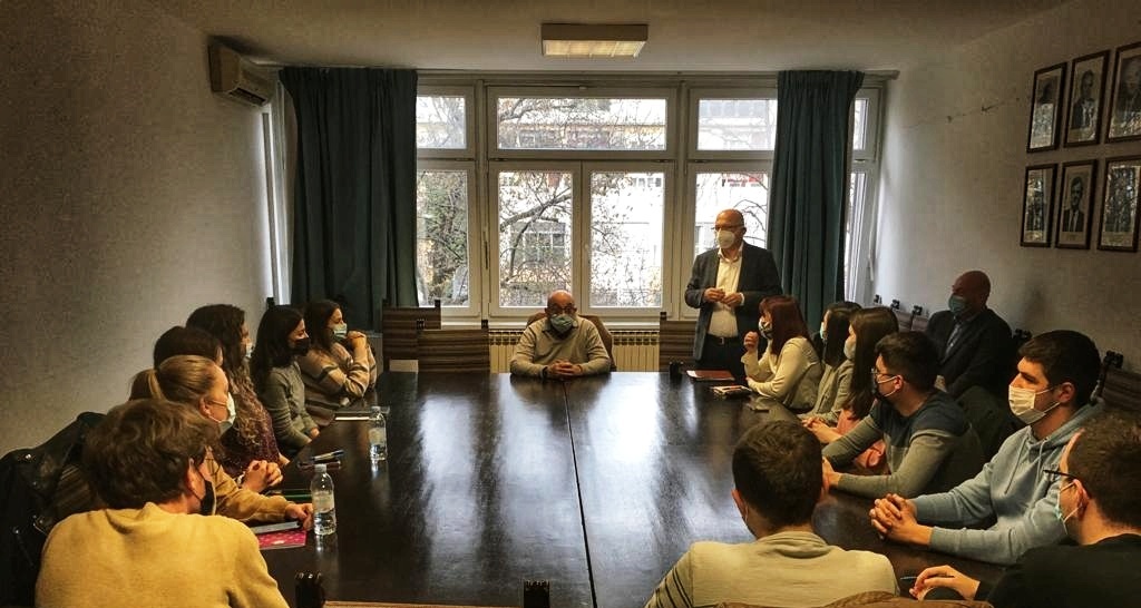 A fascinating exchange between Sir Stuart Peach, 🇬🇧 Special Envoy for #WesternBalkans, and students at the <a href="/FPZGhr/">Političke znanosti</a> on the future of SE Europe, in light of past wars in the region and the current war in Ukraine.