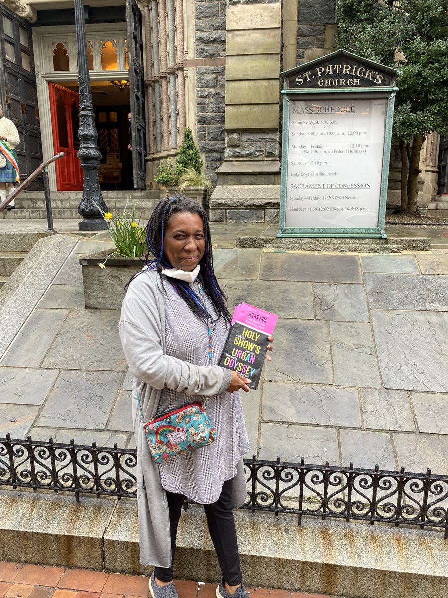 Solasnuacht's tweet photo. Catch our brilliant team of volunteers on the streets of DC today for free Irish literature on St. Patrick's Day / Irish Book Day!#Irishbookday #Stpatricksday #Irishbooks @holyshow_ie @GUGlobalIrish @IrelandEmbUSA @culture_ireland https://t.co/vPYbX8Dlvh