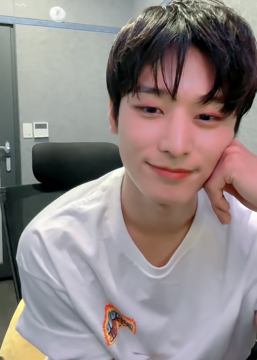 สุขสันวันเกิดน่ะคร้าบบบบ แหบปรี้เบื่ดเด่ @fyujuyeonx 🫦🫦🫦