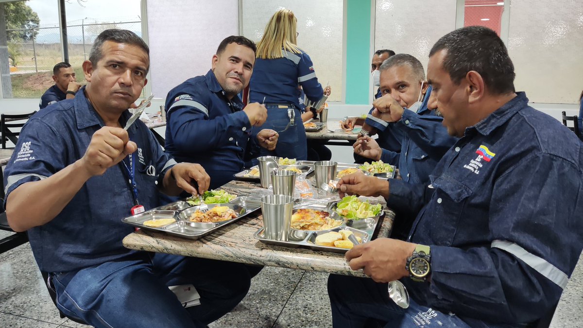 Funtbcac_Cem's tweet photo. #16marzo Se reinaugura #Comedor #Industrial en 𝗖𝗘𝗠𝗘𝗡𝗧𝗢 𝗔𝗡𝗗𝗜𝗡𝗢 como una muestra de mejoras en las Condiciones Laborales de la entidad, para nuestros trabajadores y trabajadoras.
#GestionEmpresarialSocialista 
#ProducirEsVencer 
@riostania https://t.co/CjDMtxY08J