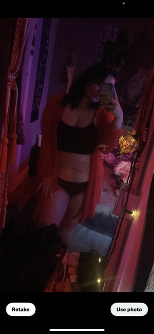 🖤🩸 https://t.co/6ueIsKwiRX