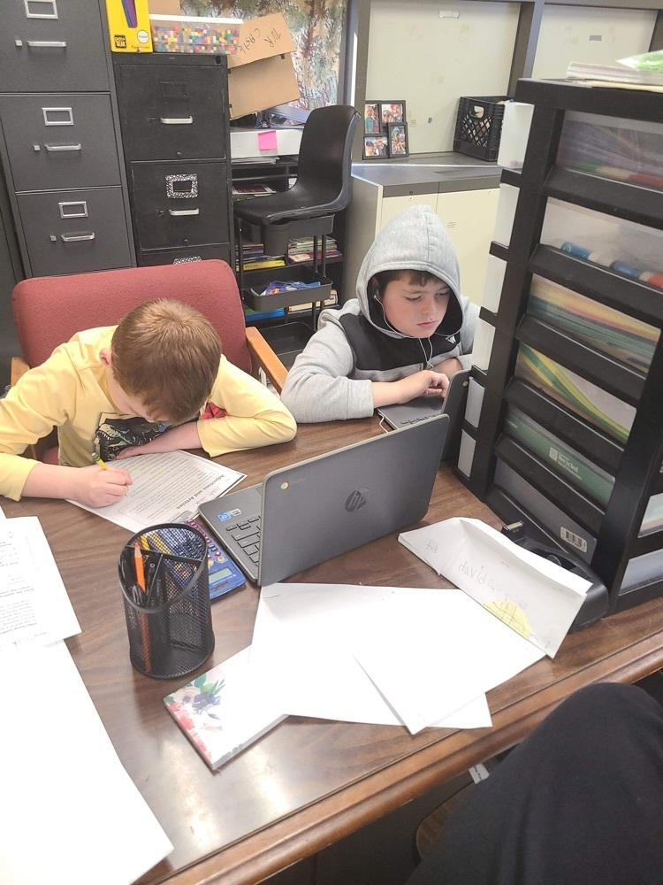 castle_wr's tweet photo. Mrs. McCarty’s kiddos have been doing peer to peer and working on extra Iready lessons in reading and math. They have also been utilizing Prodigy Math and Reflex.  Goals!! 🙌🏻 https://t.co/XhIJTZDRQT