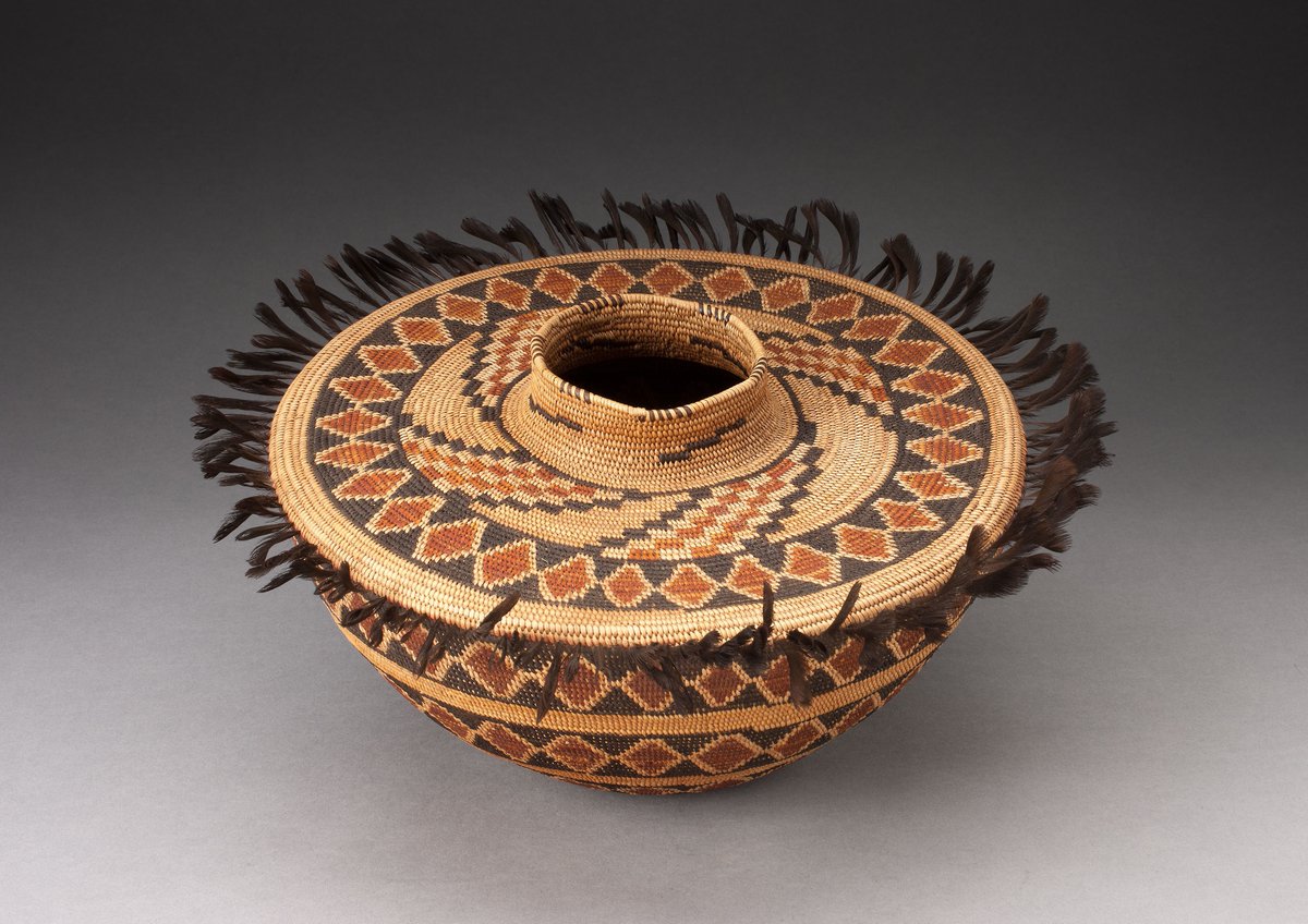 aic_americas's tweet image. Yokuts, Feathered Bottleneck Basket with Bands of Interlocking Diamonds, 1875 artic.edu/artworks/15657… #artinstituteofchicago #yokuts