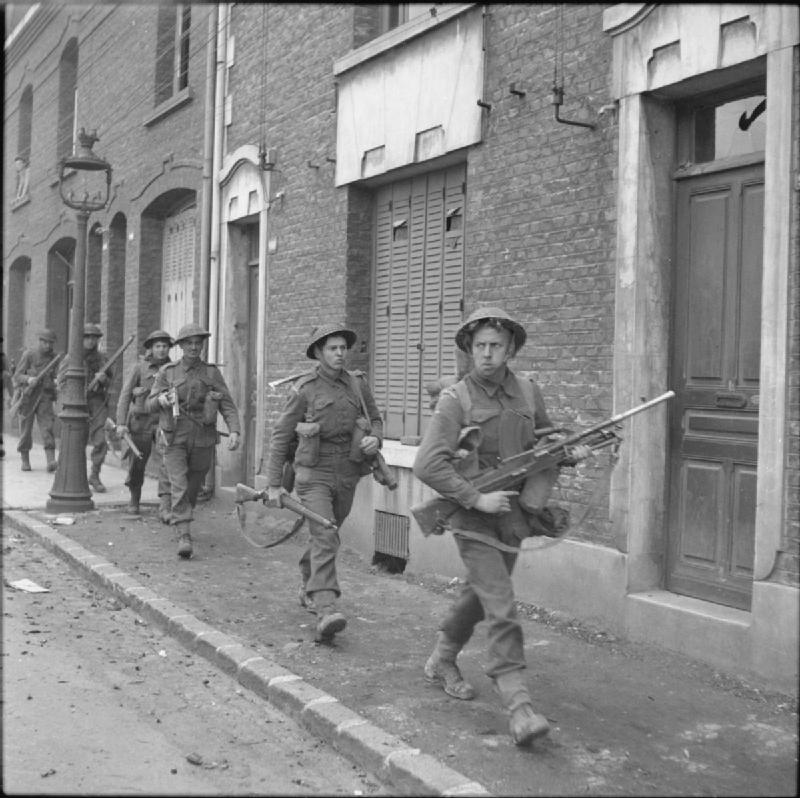 World War II – 5th Coldstream enter Arras, #otd 1 September 1944

#coldstreamguards #britisharmy #britishhistory